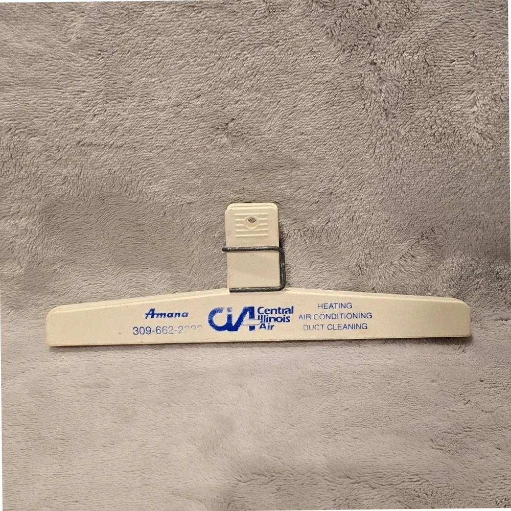 Lot of 4 Vintage Promotional Chip Clips Central Illinois Air WJBC Immuno Dynamic
